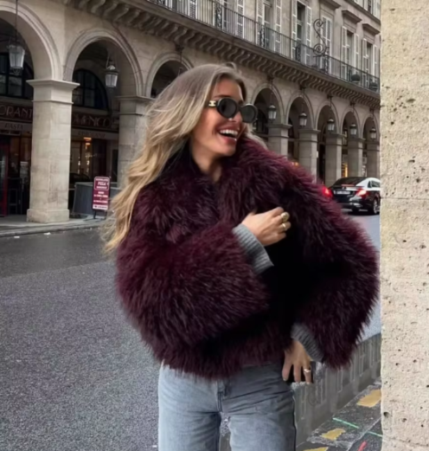 Abrigo Amélie de pelo burdeos